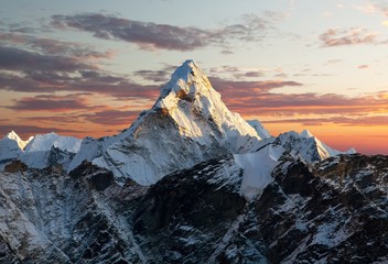 我想要周杰伦的爱你没差、明明就、大笨钟、断了的弦、世界未末日歌词